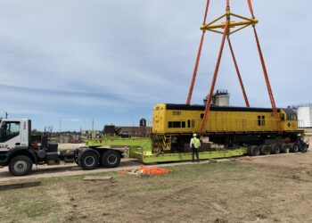 Demandan al exdirectorio de AFE por locomotora abandonada en Durazno