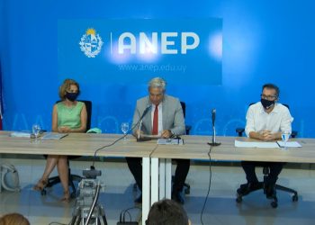 Presencialidad plena y efectiva es el objetivo de la educación pública este año, aseguró Robert Silva