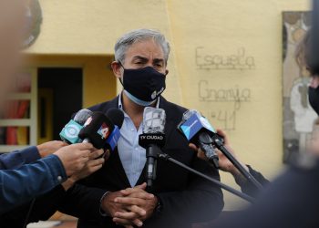 Presidente de ANEP, Robert Silva, dialoga con la prensa