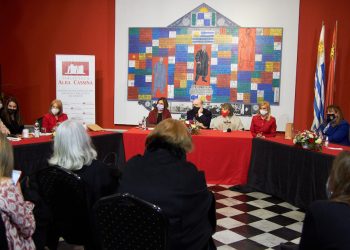 Coloquio Adela Reta