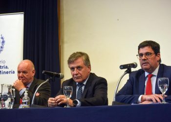 MIEM subsidiará 5.000 dólares por unidad para la compra de taxis, remises y vehículos para apps de transporte eléctrico